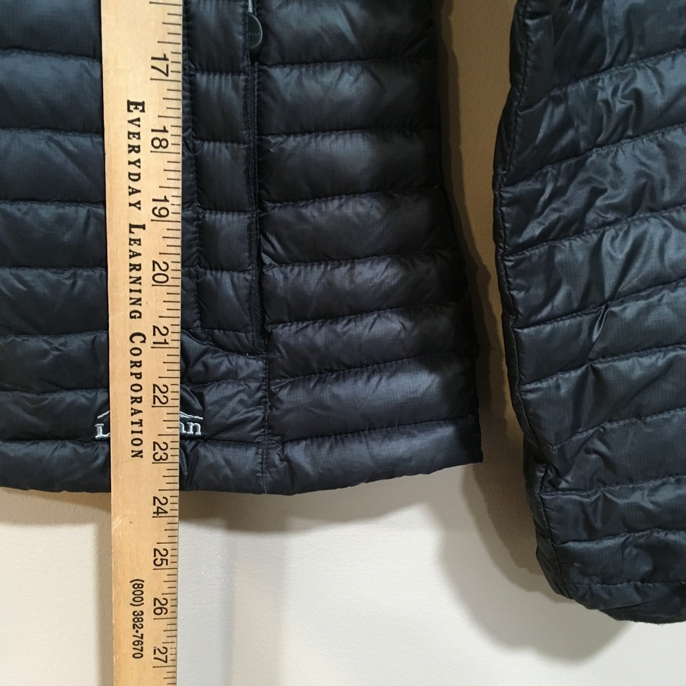 LL Bean Ultralight 850 Down Hooded Puffer Jacket Womens XS Black Outdoor Quilted - Picture 7 of 14